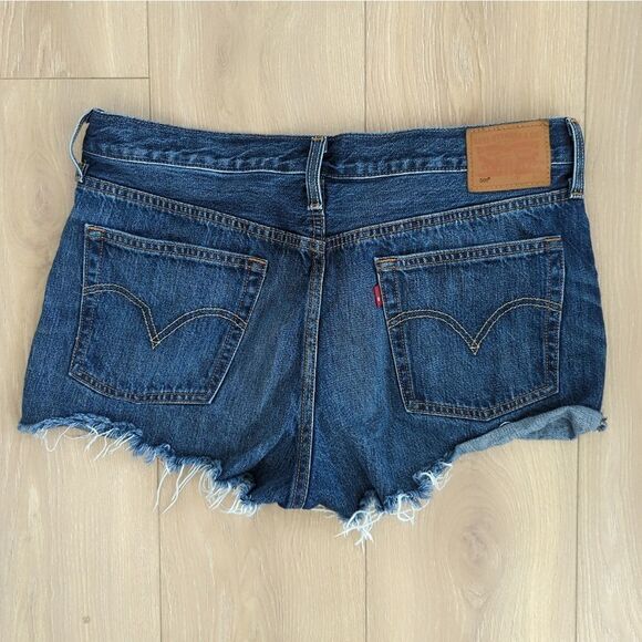 Levi's 501 Cutoff Jean Shorts - Picture 5 of 7